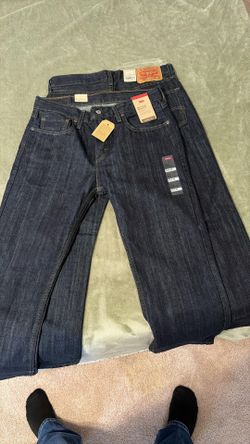 Levis 501 and 527