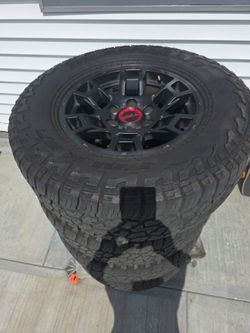 Toyota 4runner trd pro oem rims and tires