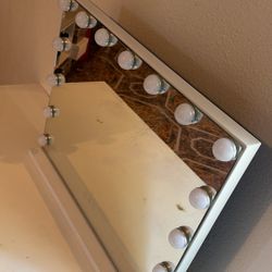 vanity mirror 