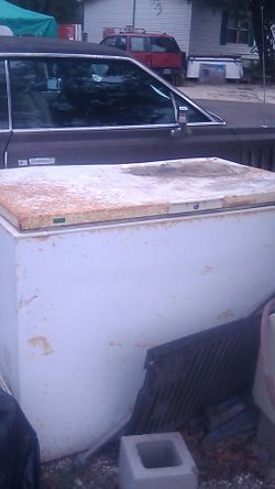 Freezer 4 ft L x 2 1/2 ft W x almost 3 ft H