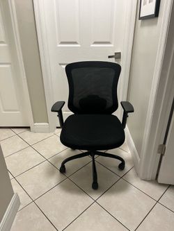 Black Desk Rolling Chair