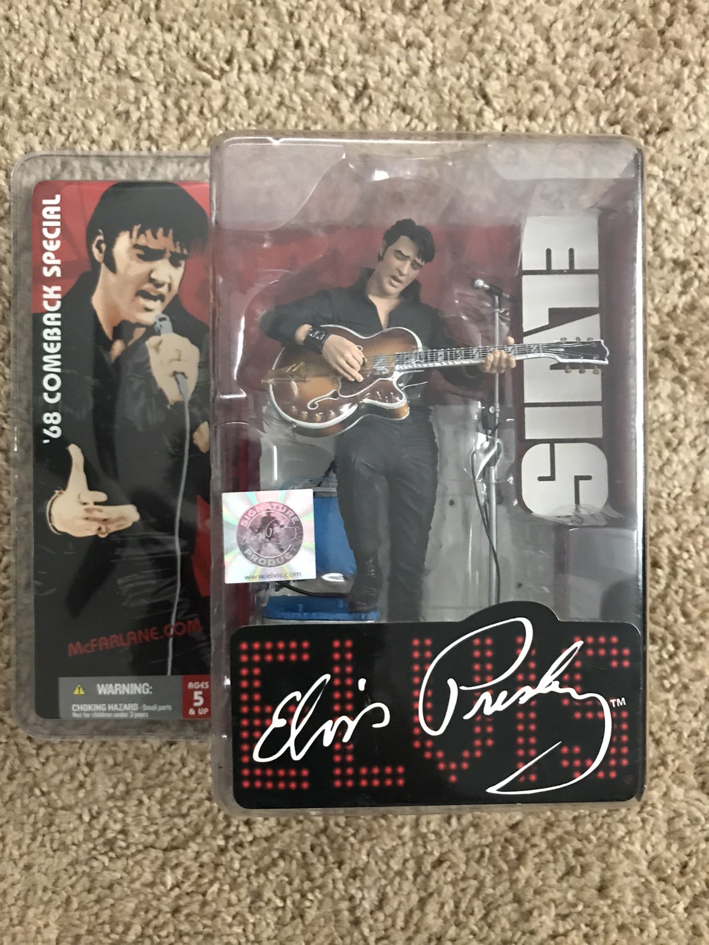 Elvis Presley collecible figurine '68 Comeback- original package, sealed