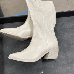 Like new Madden Cowboy Boots Size 11