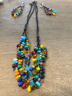 woman earring and Necklace rocks set