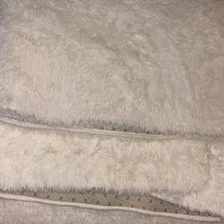 White Fluffy Rug 8x10. 