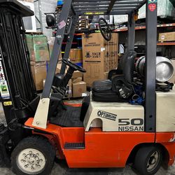 selling forklift Nissan
