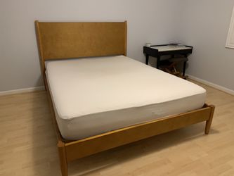 Bed Frame Queen INCLUDING Organic Mattress