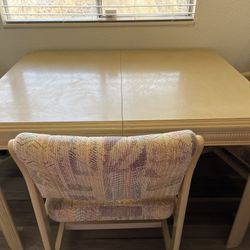 Dining Table w/chairs