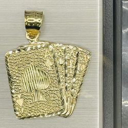10 KT Gold Charm