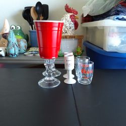 Specialty & Novelty Rare Drink Glasses