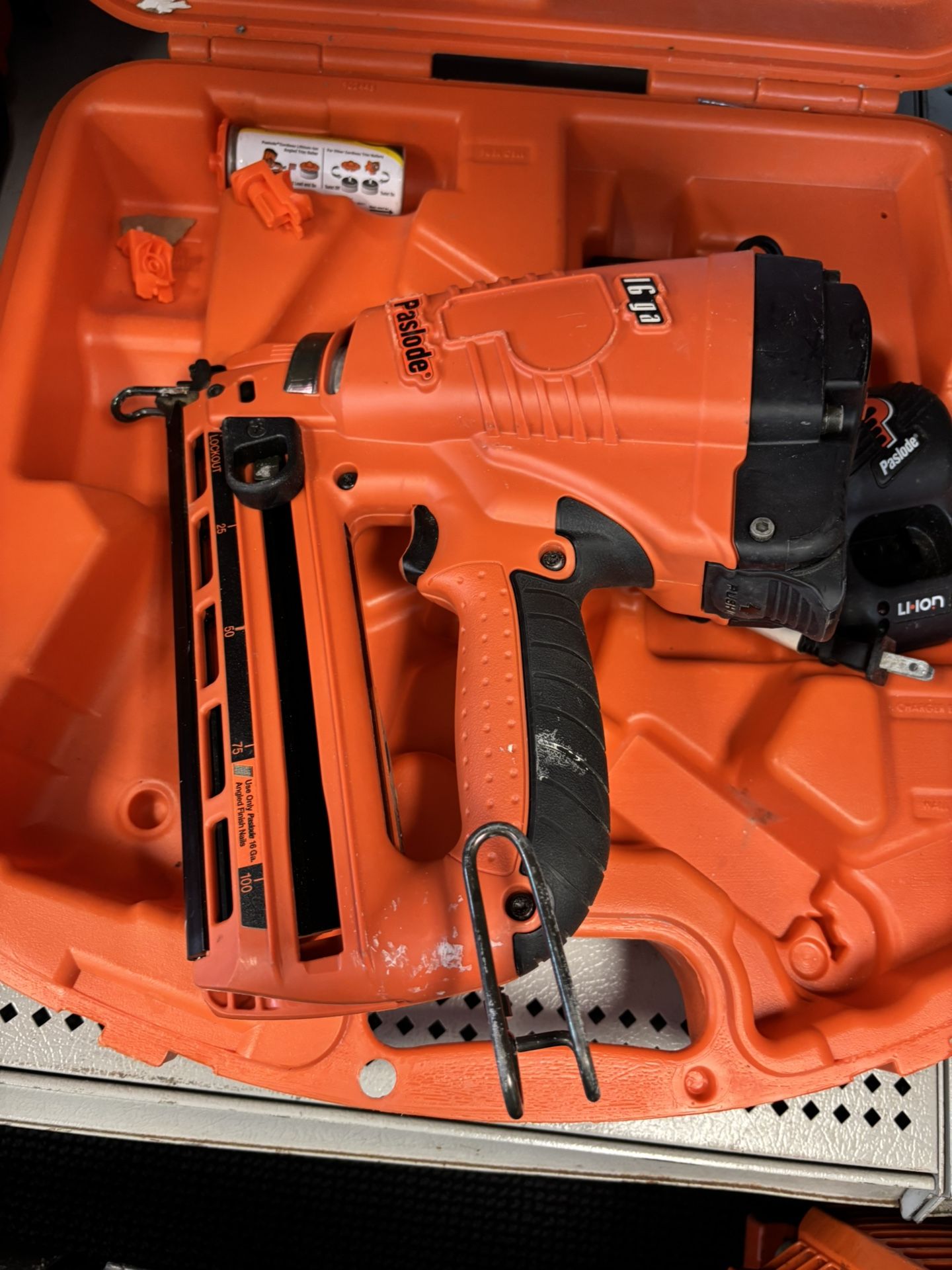 Paslode Nailer 