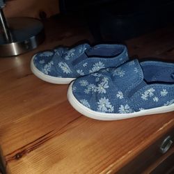 Girls Shoes Size 9