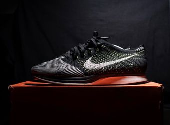 Nike Size 11.5 Mens Flyknit Racer