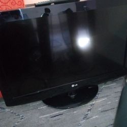 32” LG Flatscreen TV’s