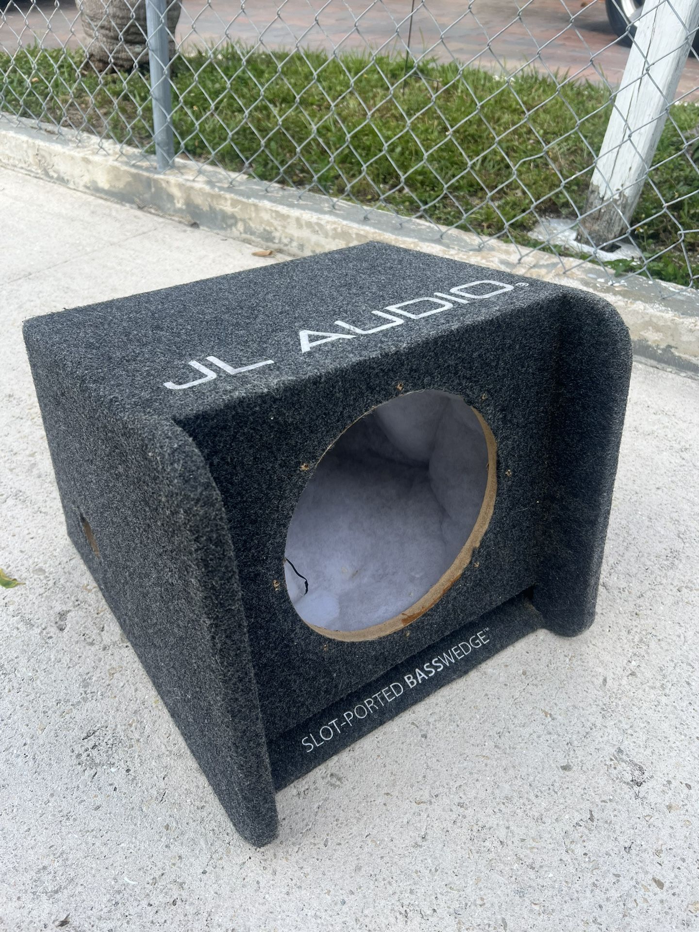 Jl 10’ Sub Box
