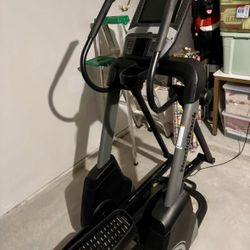 NordicTrack FS10i FreeStride Trainer – Excellent Condition 