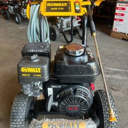 DeWalt 3600PSI 2.5GPM Gas Cold Water Pressure Washer