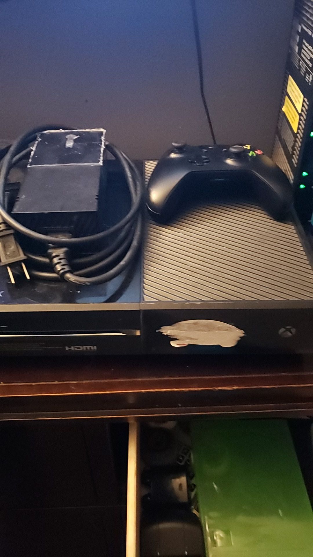 Xbox one in good condition and one wireless controller