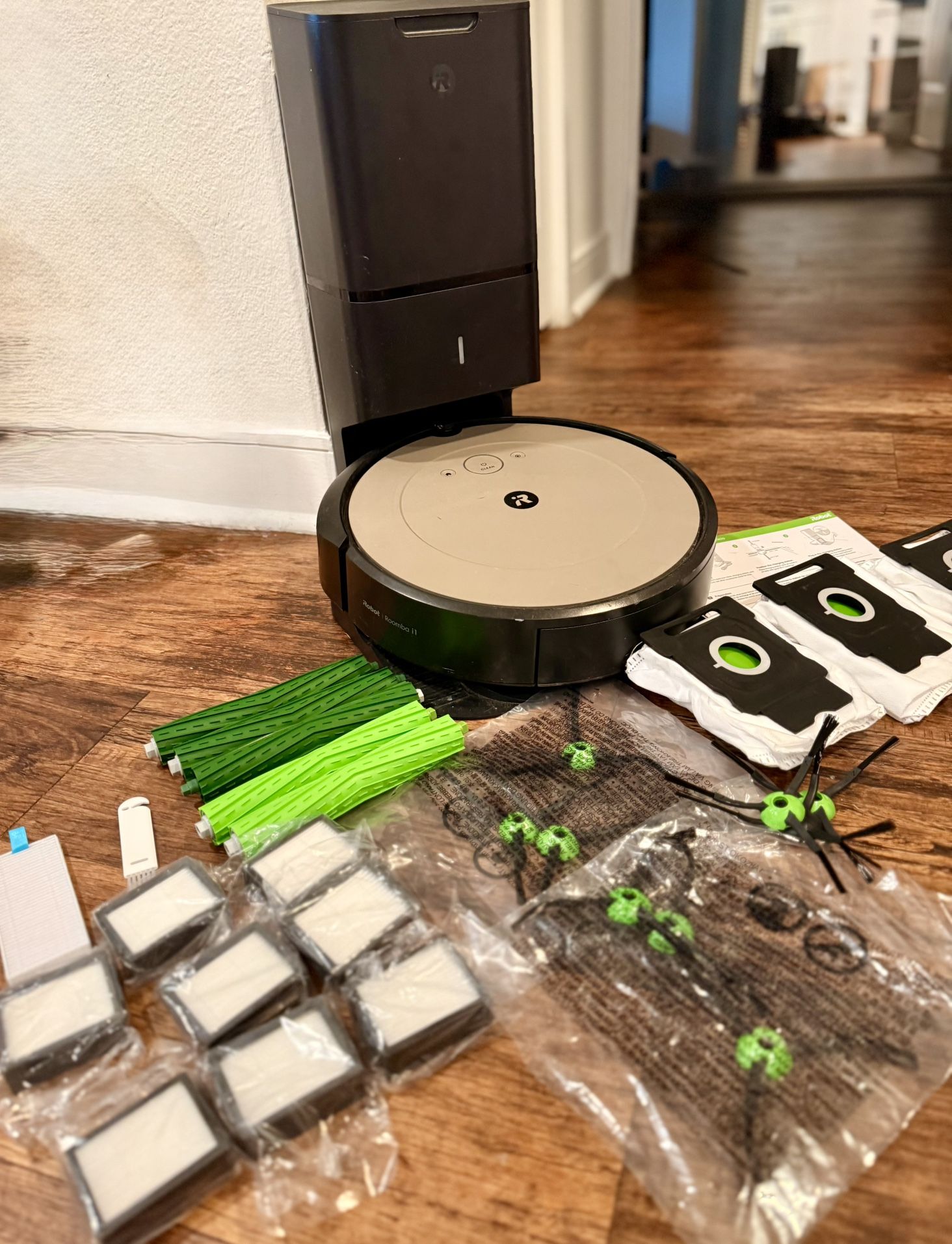 iRobot® Roomba® i1+ (1552) Wi-Fi® Connected Robot Vacuum with Automatic Dirt Disposal and TONS of accessories! extra parts