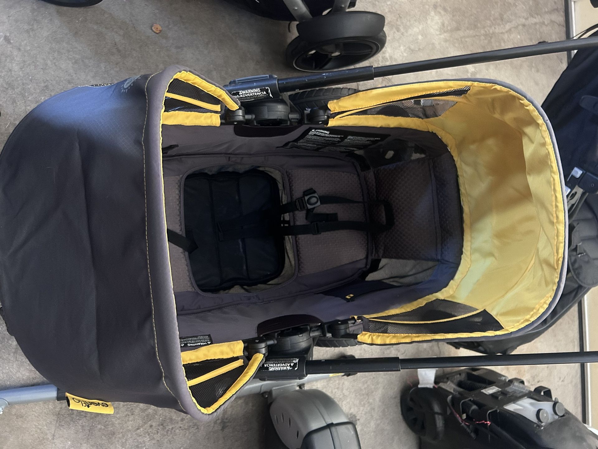 Evenflo Pivot Xplorer Wagon Stroller