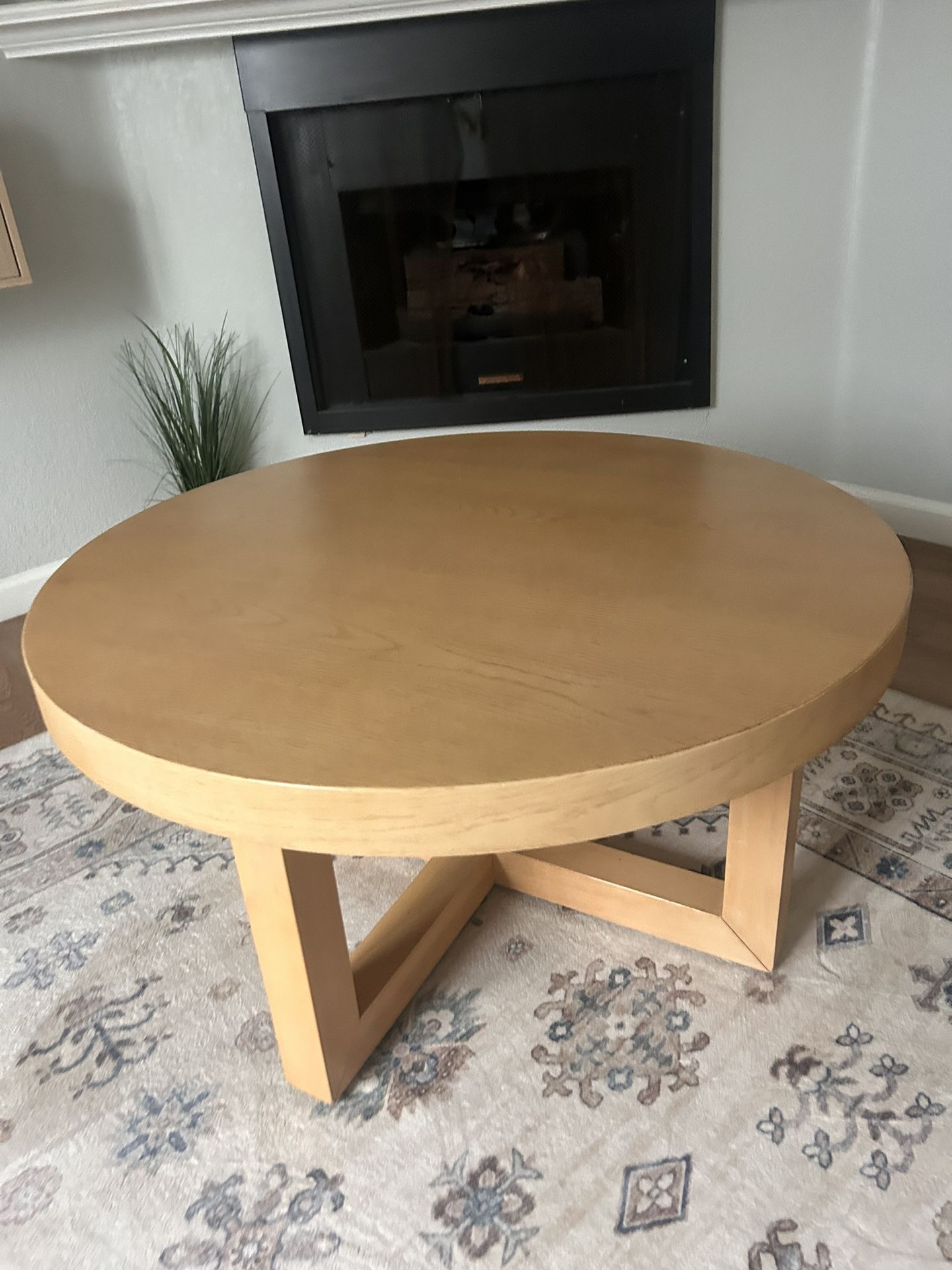 Round Wood Coffee Table 