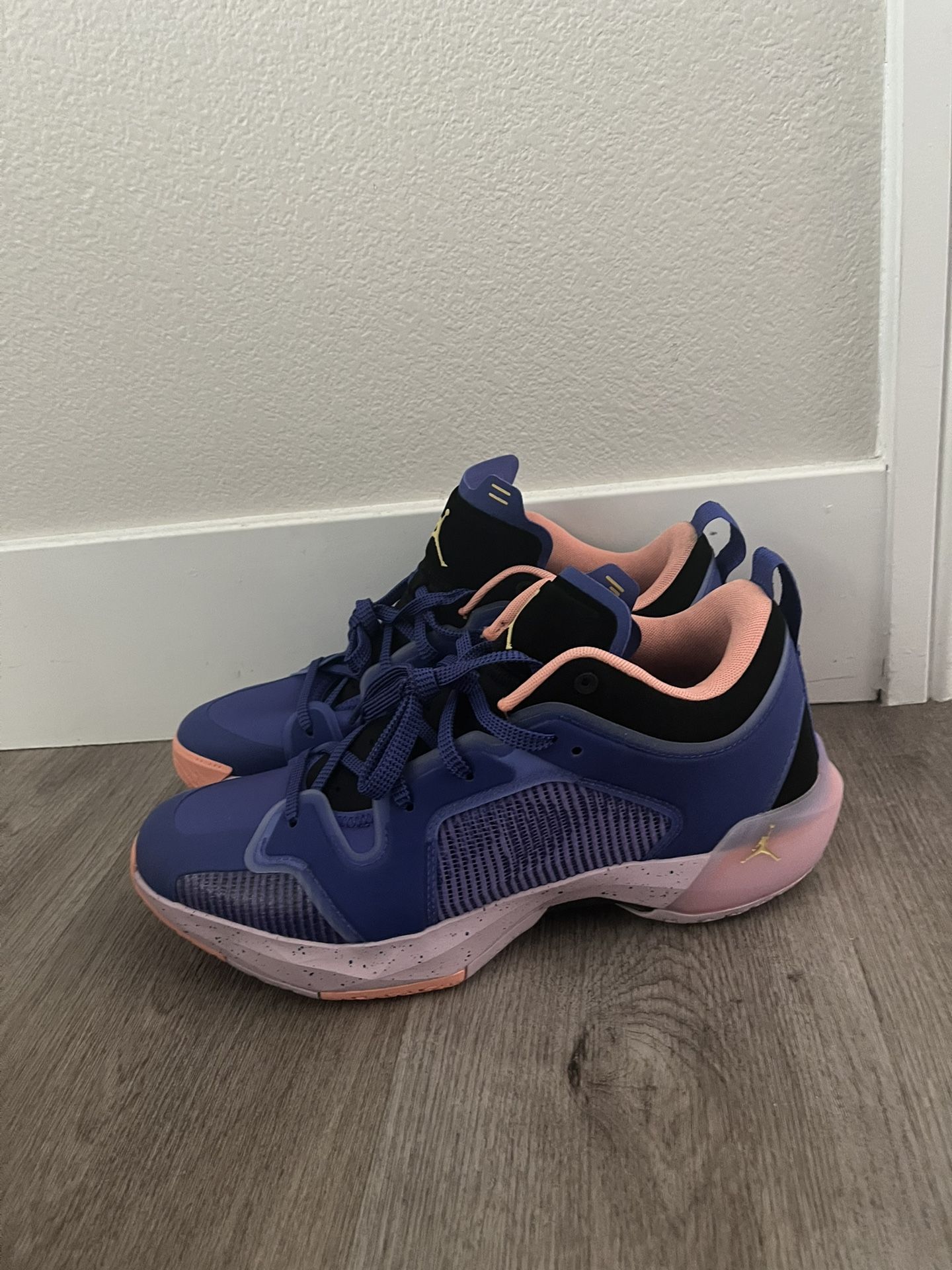 Jordan XXXVII size 12