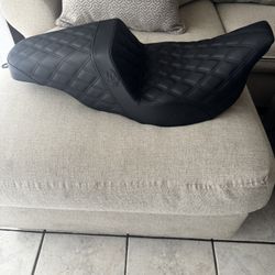 saddlemen seat  For Harley Davidson Road King 2022