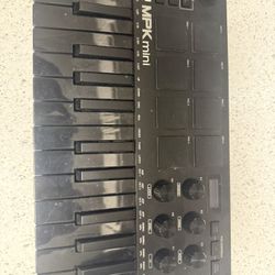 AKAI Mini keyboard/beatpad