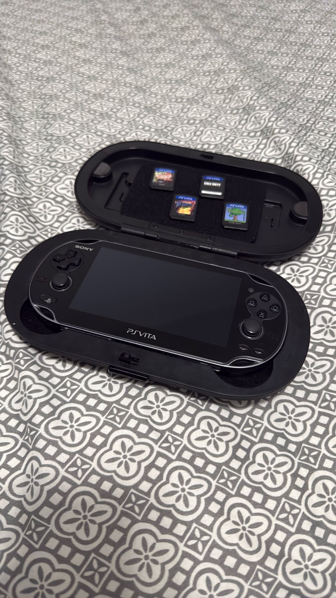 PS Vita PCH-1101 Black