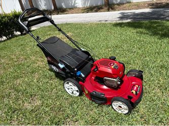 Mower Toro 22” self propelled Recycler 7.25 Briggs Stratton