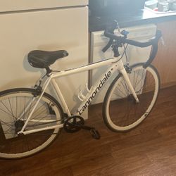 Women’s Cannondale Bike 