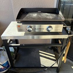 22 In. Blackstone Grill, Cart, Two Tanks