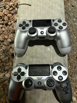 2 PLAYSTATION CONTROLLERS SOLD TOGETHER  “ NO ISSUES “ $65
