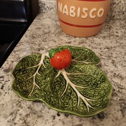 Cabbage Leaf Serving Dish With Tomato 8x8