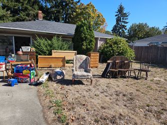 Yard sale 96th Bridgeport Way Sw