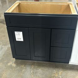36" wide bathroom vanity with Drawers