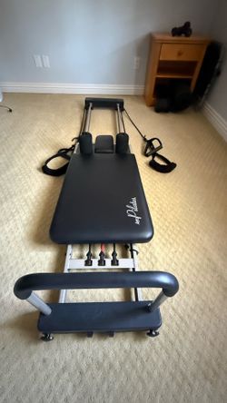 Aero Pilates Reformer w/jumpboard