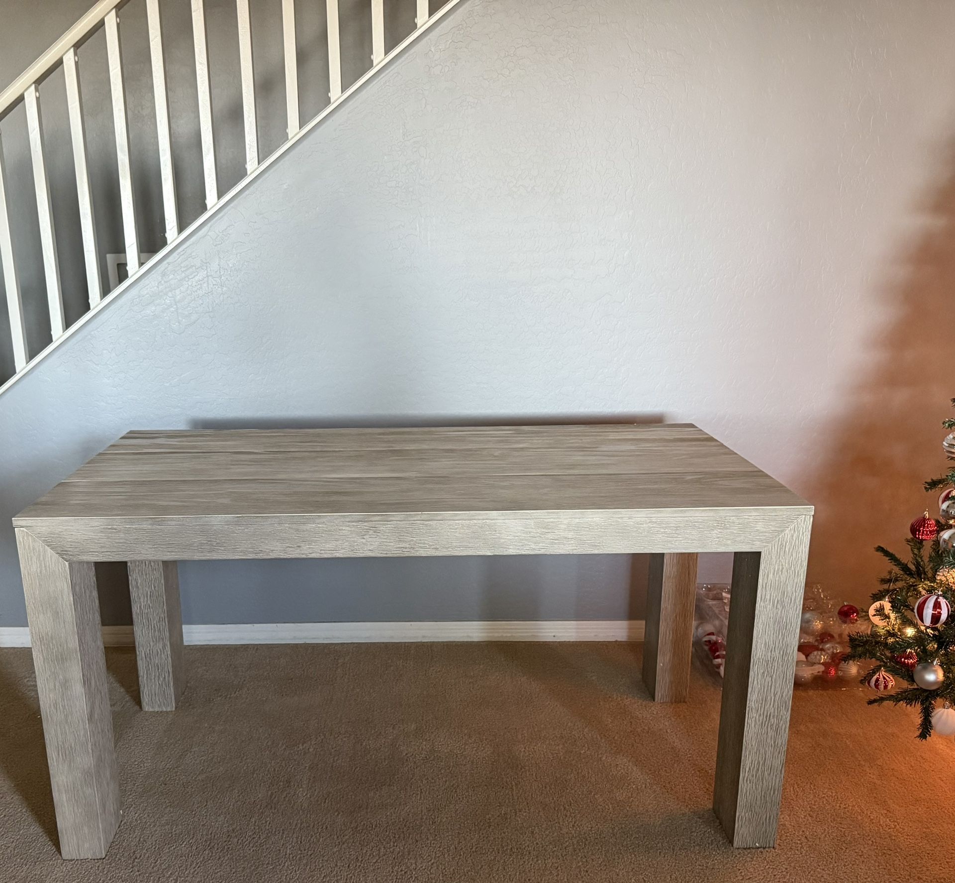 Seashell Wirebrush Kitchen Table