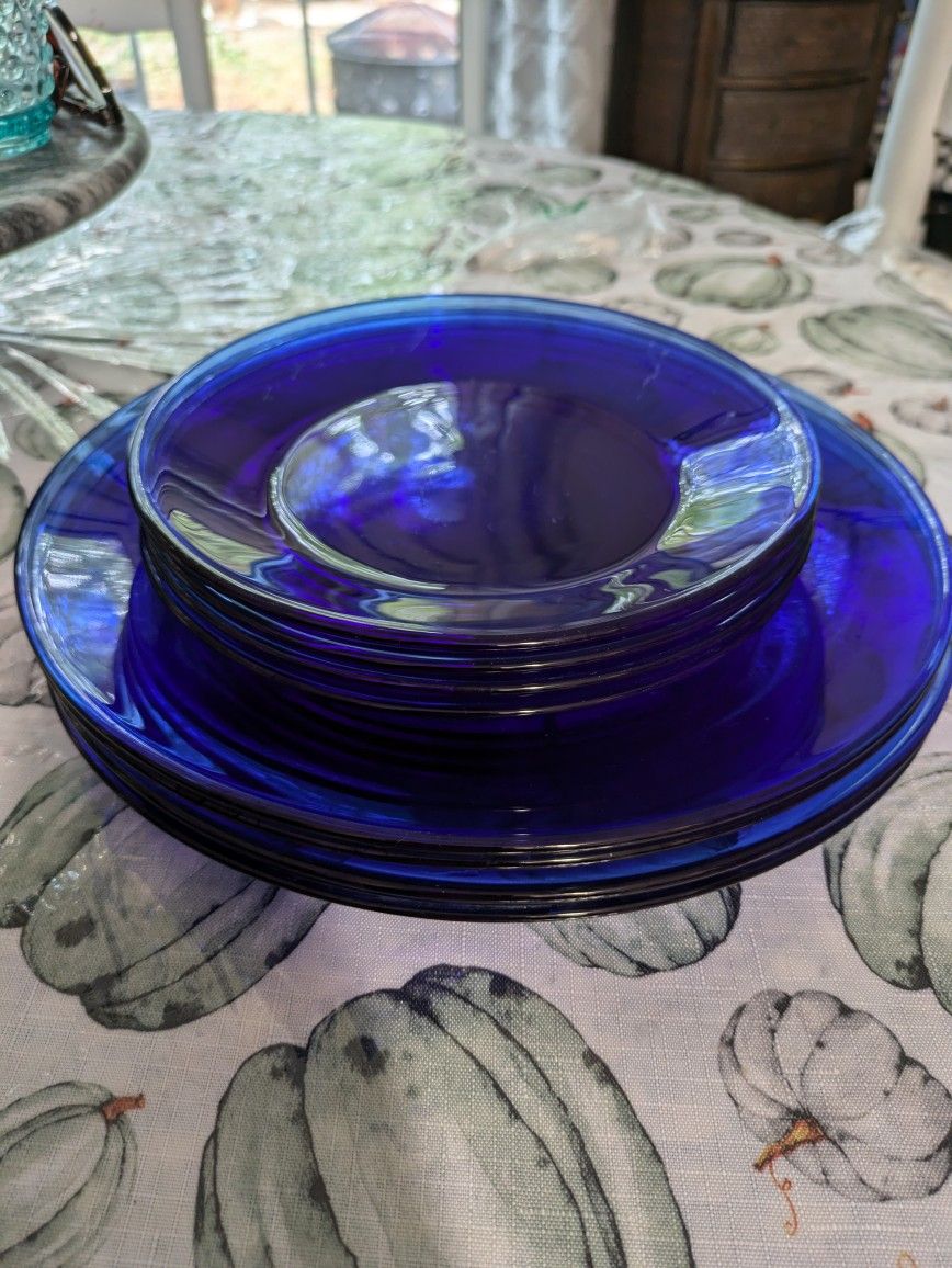 8 Piece Blue Glass Plates