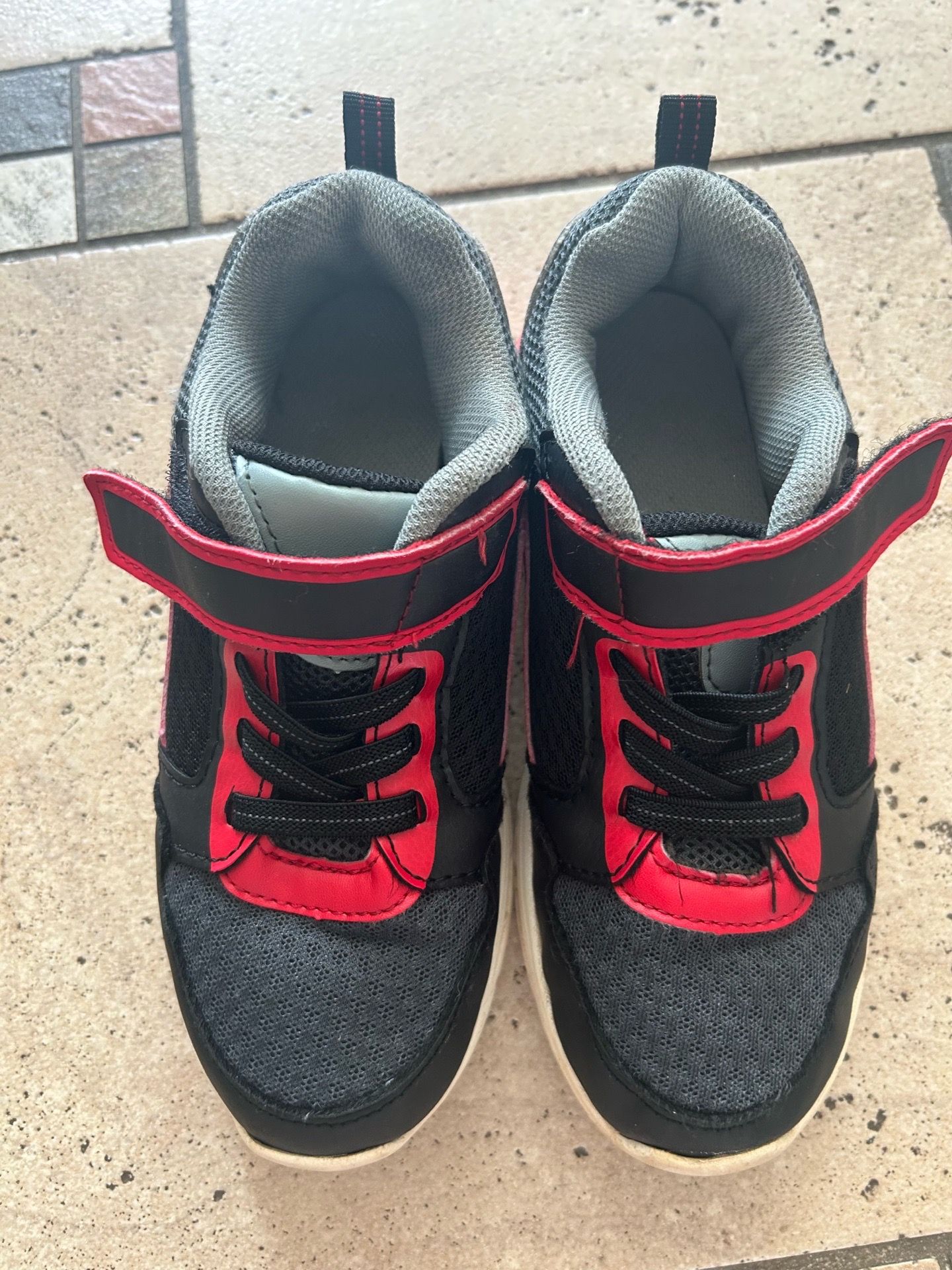 EUC boys sneakers size 3