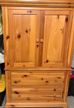 Furniture: armoire, Queen size set, Sofa