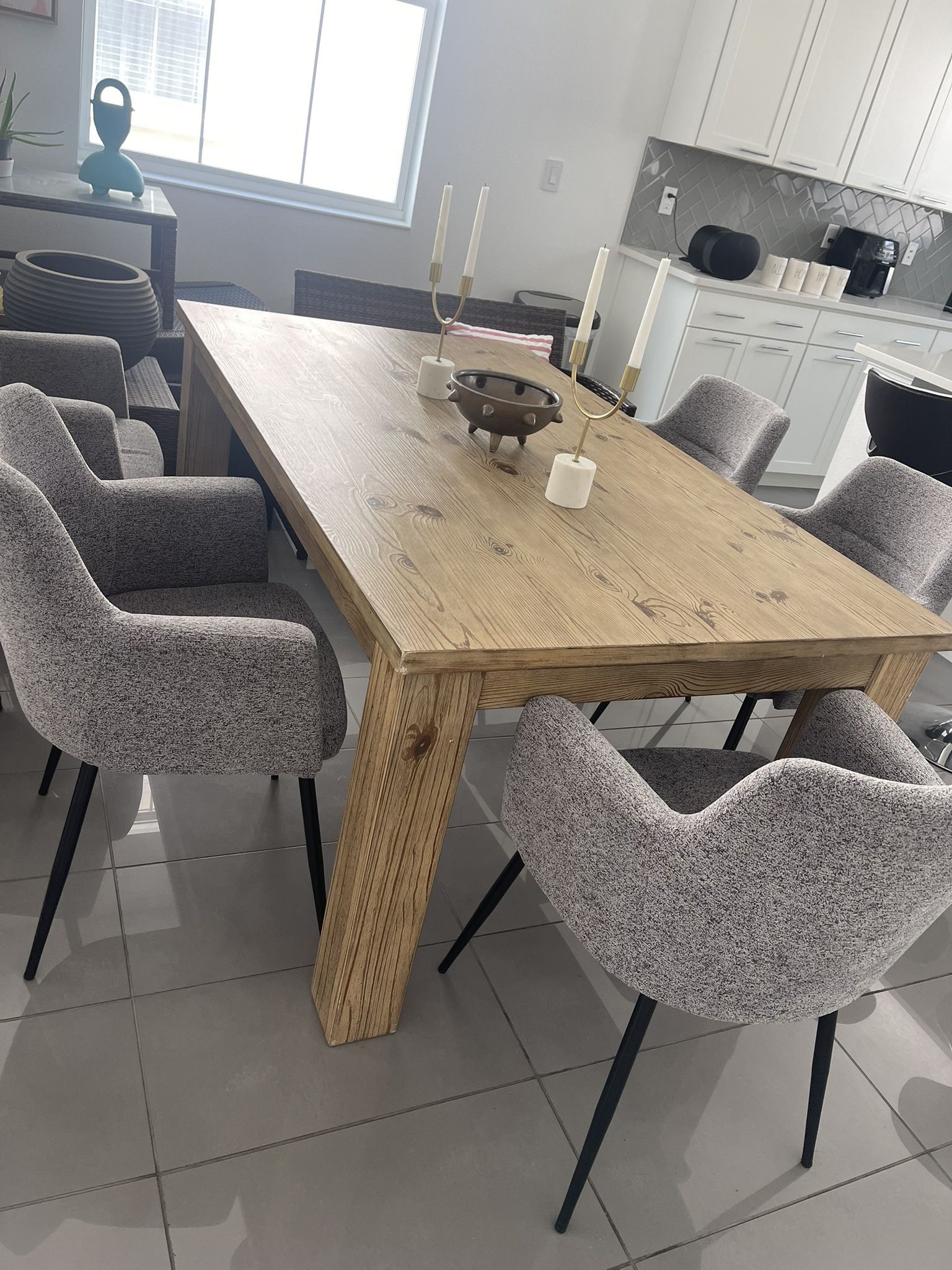Dinning Table