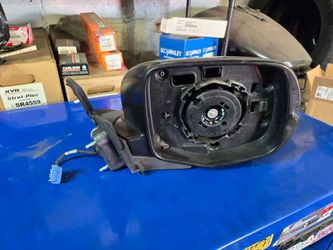 16-22 honda pilot right side view mirror.