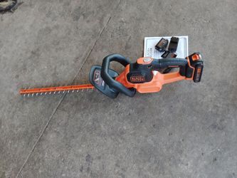 BLACK + DECKER 20v max* HEDGE TRIMMER