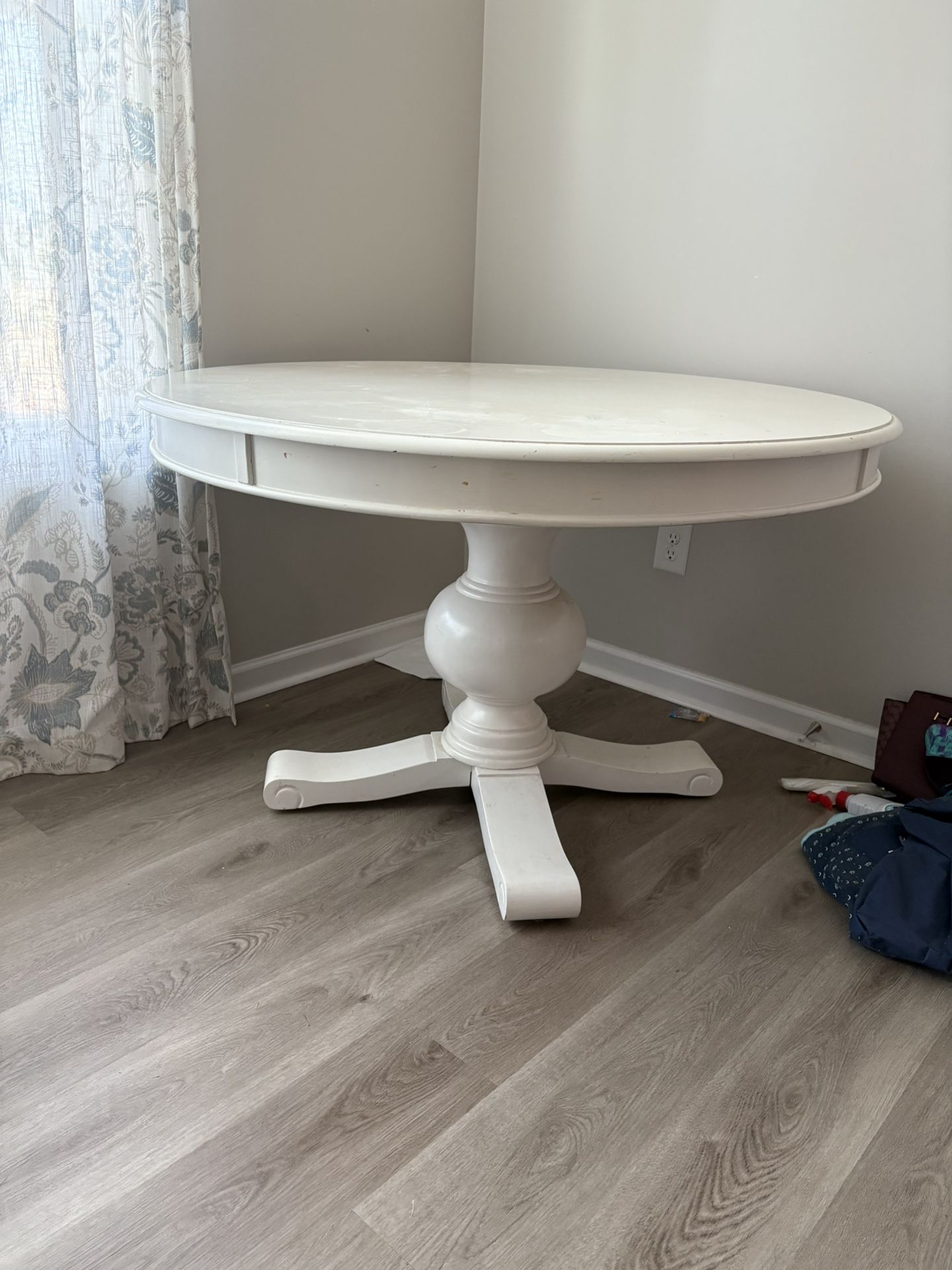 Solid Wood Pedestal Table