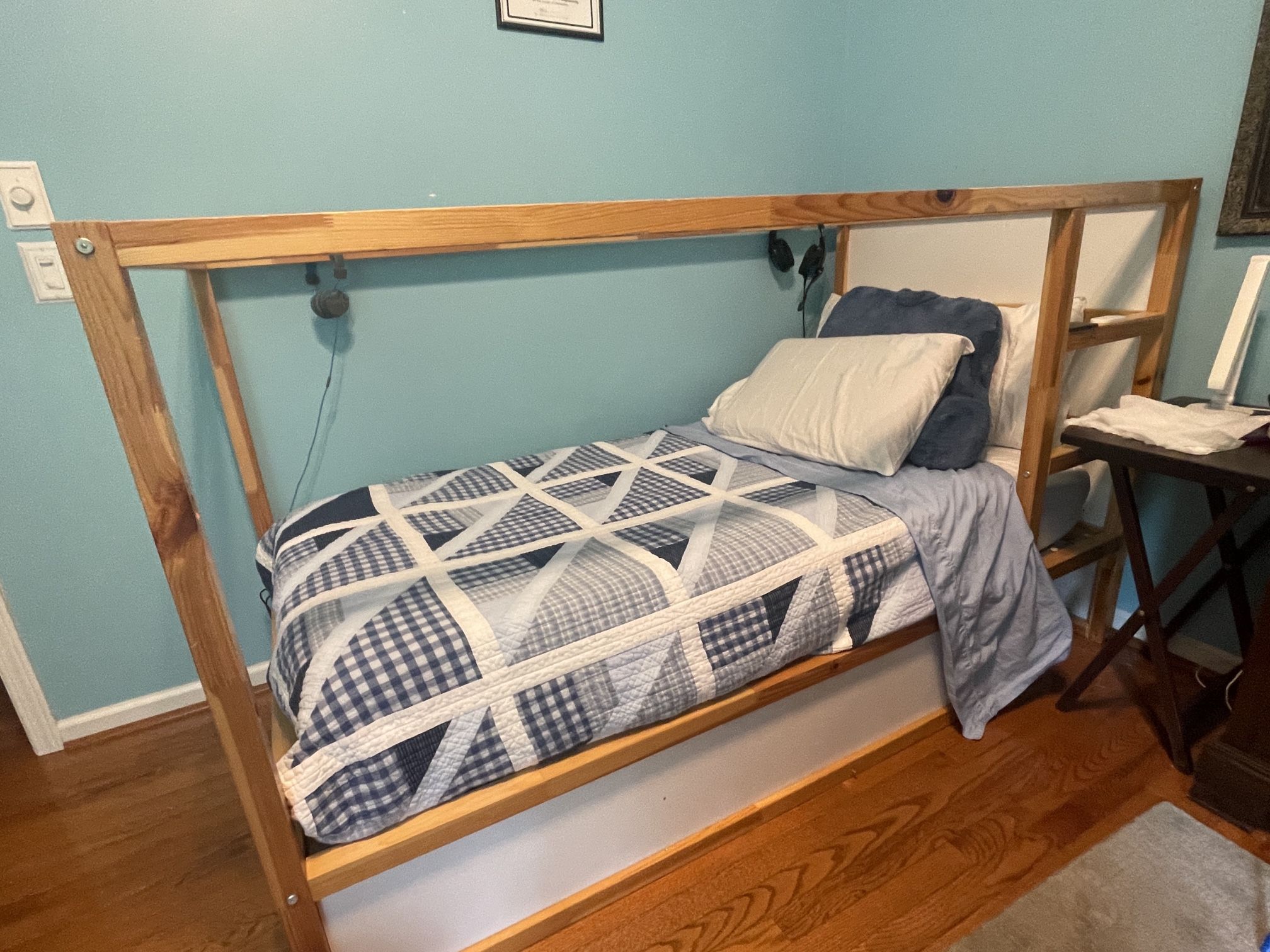 Twin, Reversible Bed With Tent!