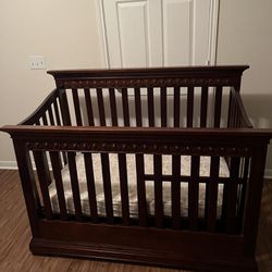Baby Crib and changing table 