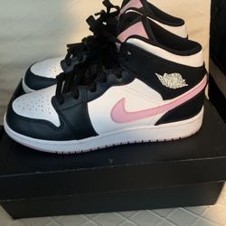 Nike Air Jordan 1 MiD(GS) 