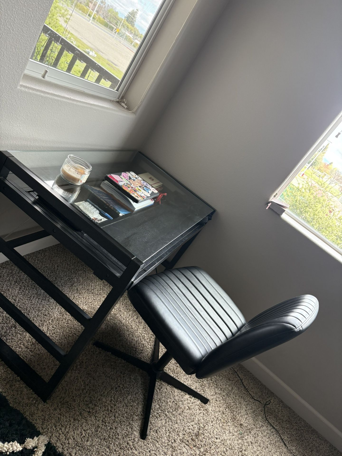 Computer Desk & Viral TikTok Chair