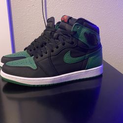 Jordan retro 1 Pine Green 2.0 (9.5) 